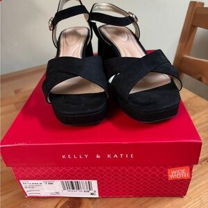Kelly & Katie Black Platform Sandals